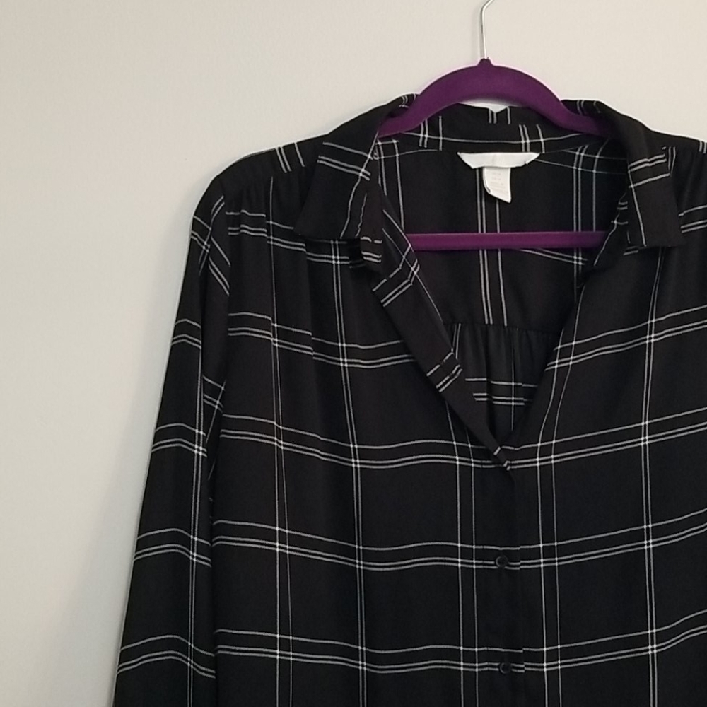 H&M button down shirt - Picture 2 of 4